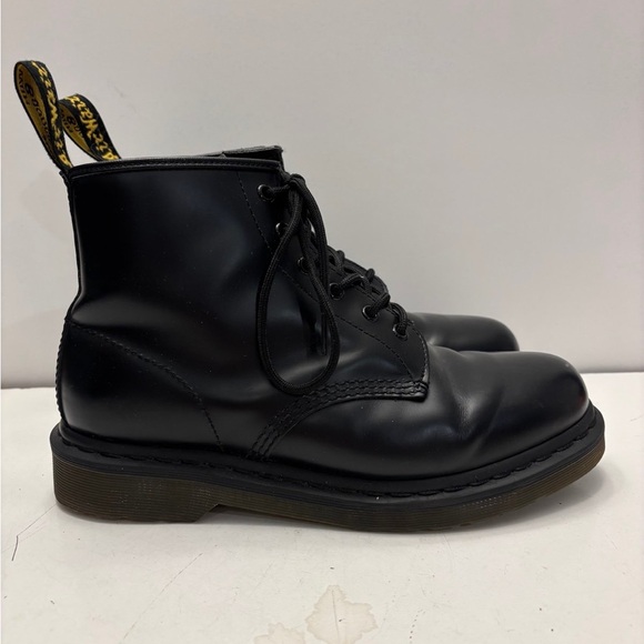 Men’s Dr Martens 101 SMOOTH LEATHER ANKLE BOOTS - Picture 2 of 9